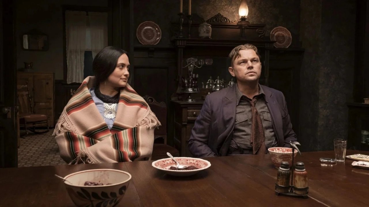 Leonardo DiCaprio e Lily Gladstone in una scena di Killers of the Flower Moon.