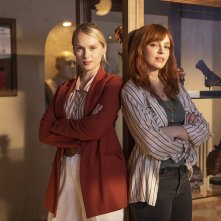 Costanza. Miriam Dalmazio e Caterina Shulha in un'immagine della serie.