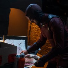 Daredevil: Rinascita. Charlie Cox in costume durante una sequenza del settimo episodio.