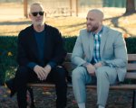 Tom Hanks, il figlio Chet ricrea le scene più famose di Forrest Gump nel suo nuovo videoclip