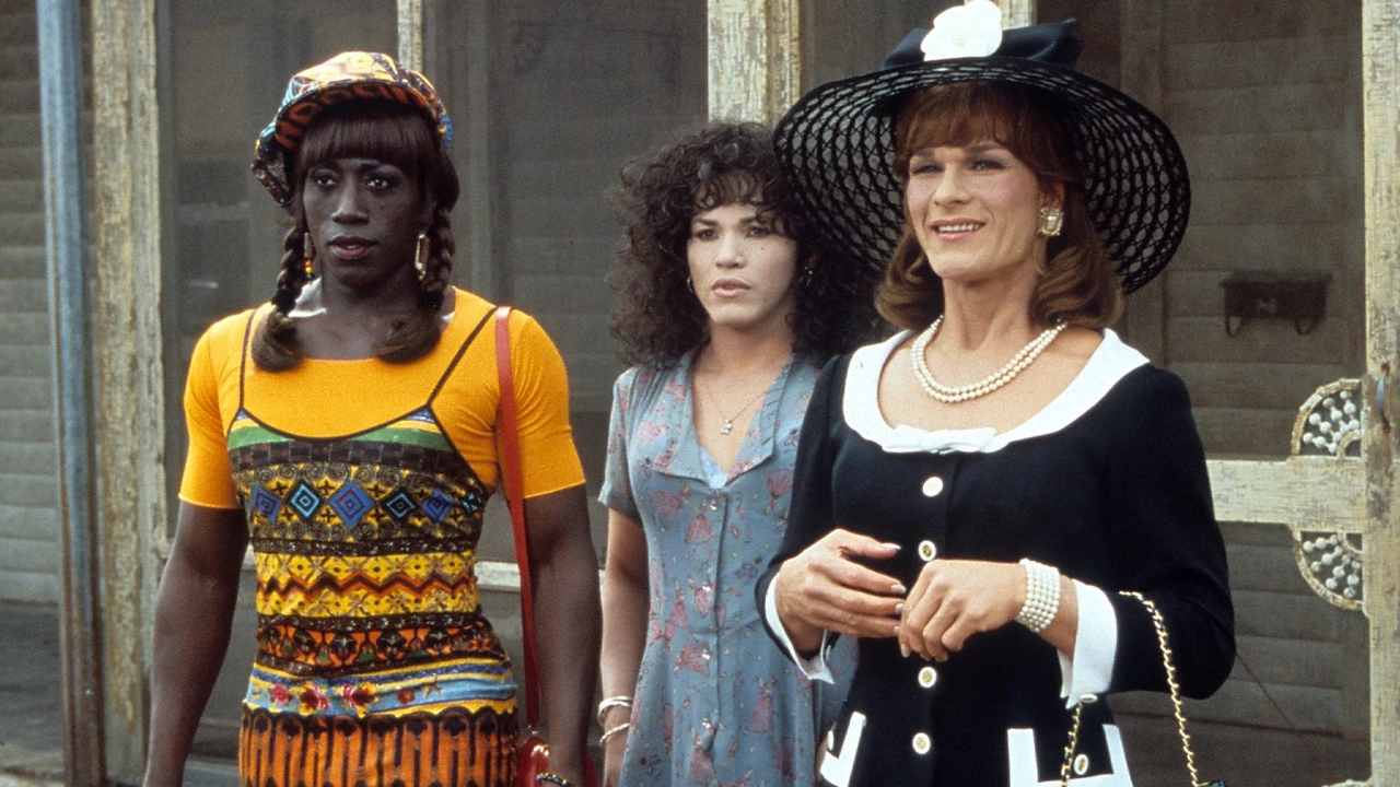 Wesley Snipes, John Leguizamo e Patrick Swayze in una scena di A Wong Foo, grazie di tutto! Julie Newmar