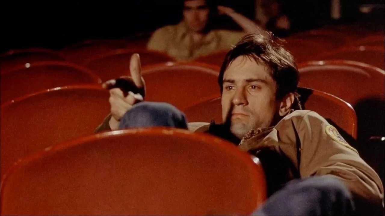 Robert De Niro in una scena di Taxi Driver.