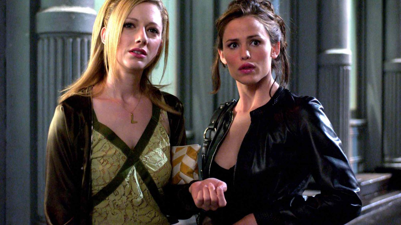 Judy Greer e Jennifer Garner nella scena di un film