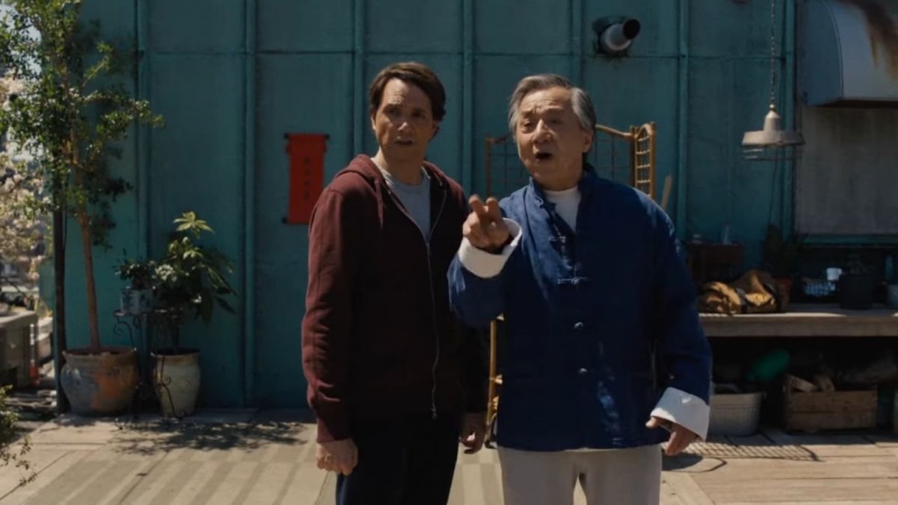 Karate Kid: Legends, Jackie Chan e Ralph Macchio in una scena del trailer
