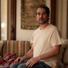 Dying For Sex. Jay Duplass in una scena della serie.