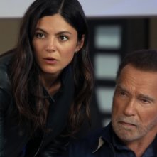 FUBAR: Monica Barbaro e Arnold Schwarzenegger nella seconda stagione