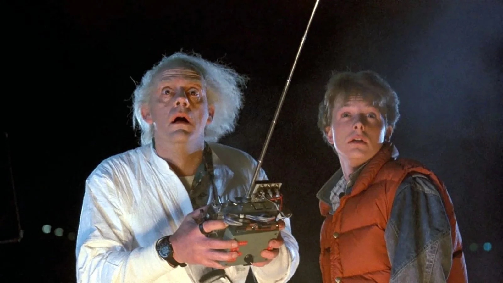 I protagonisti di Ritorno al Futuro in una scena del primo film.
