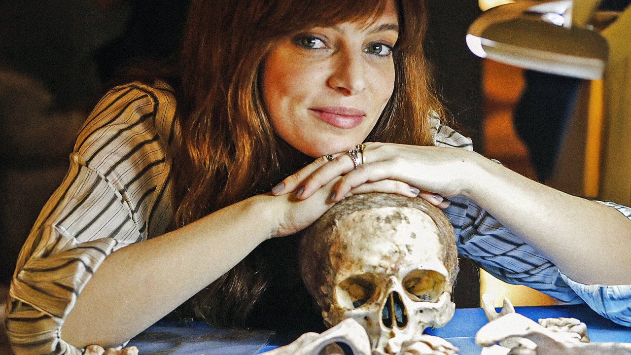 Miriam Dalmazio è Costanza Macallè.