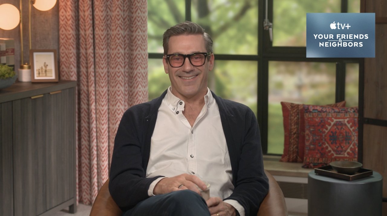 Jon Hamm e Your Friends and Neighbors: “Stiamo vivendo la fine del Capitalismo. I social? Giocano sporco”