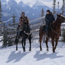 The Last of Us 2: Gabriel Luna e Bella Ramsey in una scena della serie