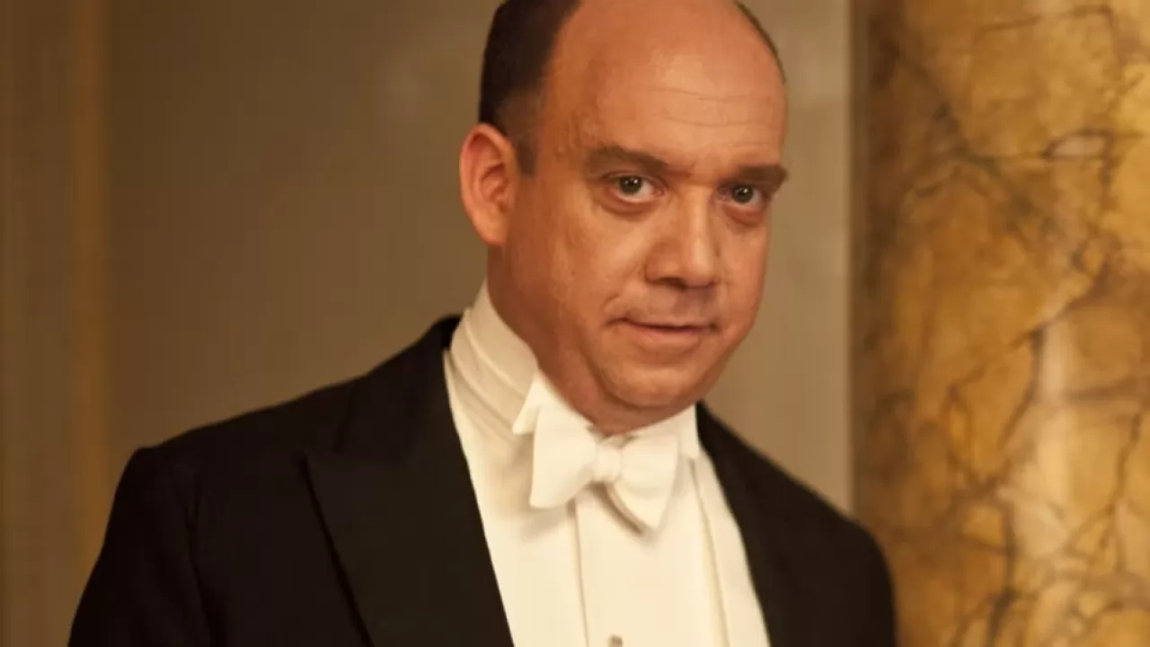 Primo piano di Paul Giamatti in Downton Abbey