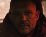 Tom Hardy impegnato in una fuga e scontri mortali nel trailer di Havoc