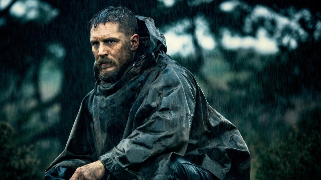 Taboo: Tom Hardy in un'immagine della serie
