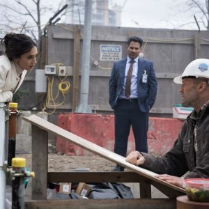 A Working Man: Jason Statham, Arianna Rivas e Michael Peña in una foto