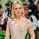 Elle Fanning, i 5 look indimenticabili dell'attrice