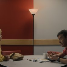 Good American Family. Ellen Pompeo e Mark Duplass a confronto nella serie Disney+.