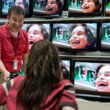 Good American Family. Mark Duplass in una scena della serie Disney+.