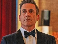 Jon Hamm e Your Friends and Neighbors: 'Stiamo vivendo la fine del Capitalismo. I social? Giocano sporco'