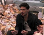 Grande Fratello, Lorenzo parla dopo la rottura con Shaila: 'Devo metabolizzare una delusione importante'