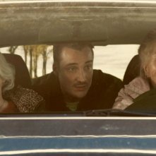 Sotto le foglie: Josiane Balasko, Hélène Vincent e Pierre Lottin in una foto