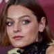 Orgoglio e pregiudizio: Emma Corrin e Olivia Colman nel cast della serie Netflix