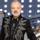 Doctor Who, Graham Norton è pronto a usare il TARDIS: sarà la guest star dell’episodio ispirato all’Eurovision