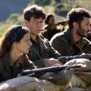 Fuochi d'artificio. Francesco Centorame e Barbara Ronchi in una scena della serie