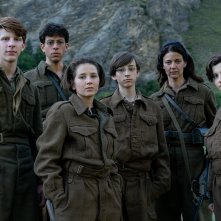 Fuochi d'artificio. Francesco Centorame e i ragazzi in una foto dal set.