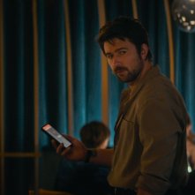 Drop - Accetta o Rifiuta: Brandon Sklenar durante una scena