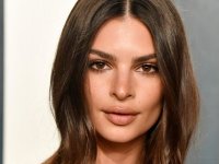 Emily Ratajkowski attacca Katy Perry e Blue Origin: perché la modella è 'disgustata' dal volo spaziale lampo