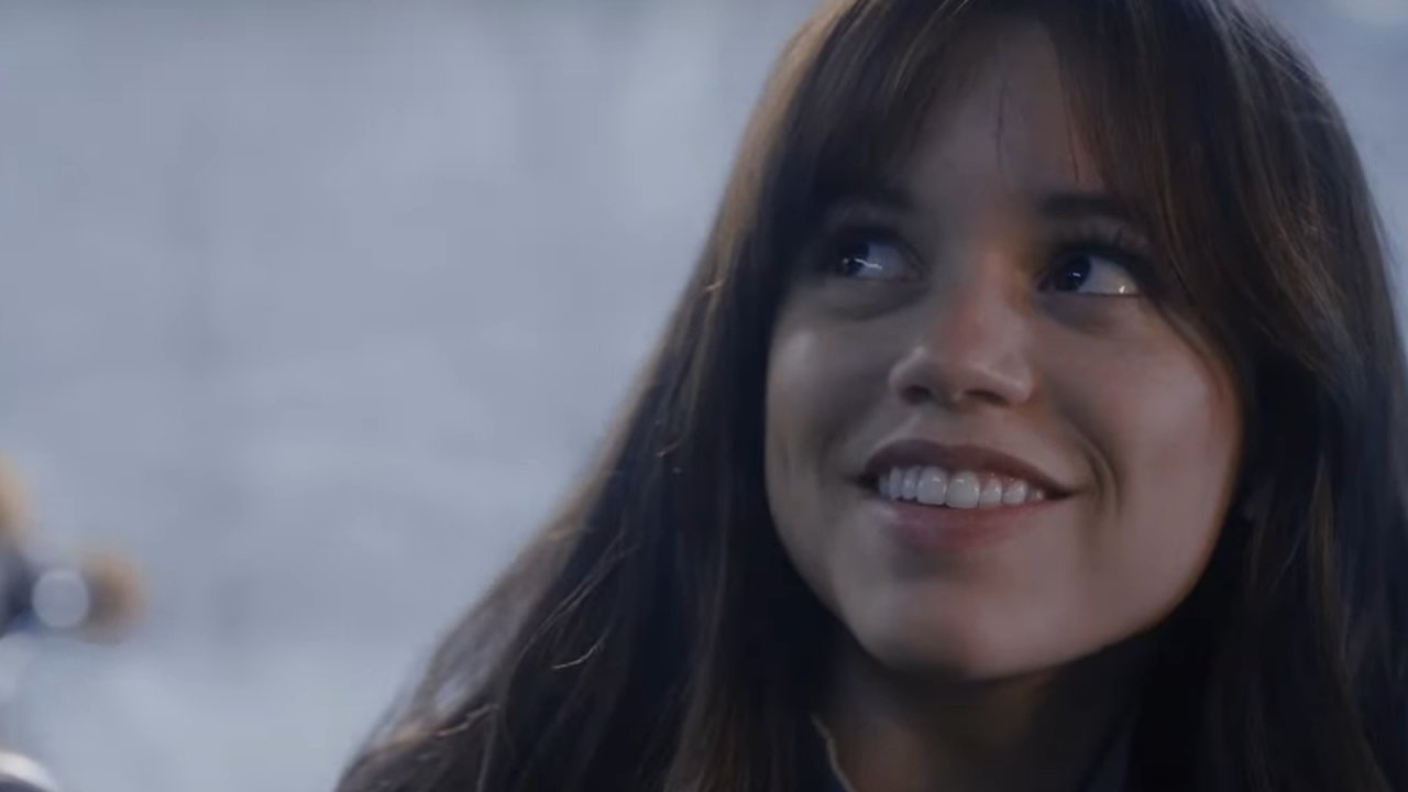 Jenna Ortega è una giovane che mette in discussione le sue scelte nel trailer di Winter Spring Summer or Fall
