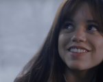 Jenna Ortega è una giovane che mette in discussione le sue scelte nel trailer di Winter Spring Summer or Fall
