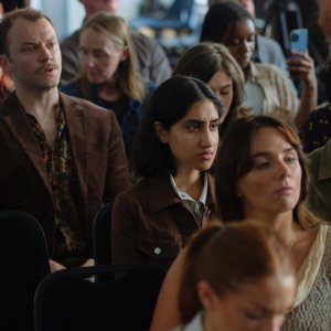 The Stolen Girl: Ambika Mod alla conferenza della polizia