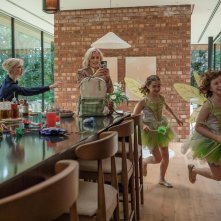 The Stolen Girl: Denise Gough a casa di Holliday Grainger mentre le bambine giocano