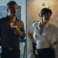 Smoke - Tracce di fumo: John Leguizamo e Anna Chlumsky nel sesto episodio