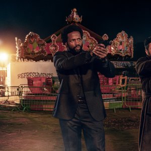Gangs of London. Ṣọpẹ́ Dìrísù in una sequenza della terza stagione.