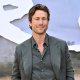 Glen Powell firma una commedia con Judd Apatow: tutti i dettagli del nuovo film Universal