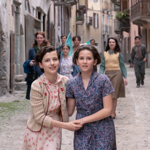 Fuochi d'artificio. Anna Losano e Carlotta Dosi nella serie Rai.