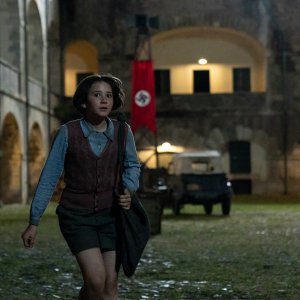 Fuochi d'artificio. Anna Losano in una sequenza della serie Rai.