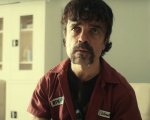 The Toxic Avenger: Peter Dinklage ha dei problemi di salute nel nuovo teaser