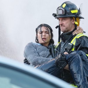 9-1-1. Callum Blue in una scena del midseason finale nell'ottava stagione.