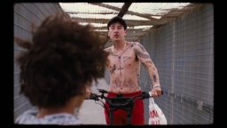 Bird - Trailer italiano del film di Andrea Arnold con Barry Keoghan e Franz Rogowsky