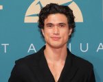 Charles Melton nel cast del prossimo thriller di Nicolas Winding Refn: riprese al via in estate