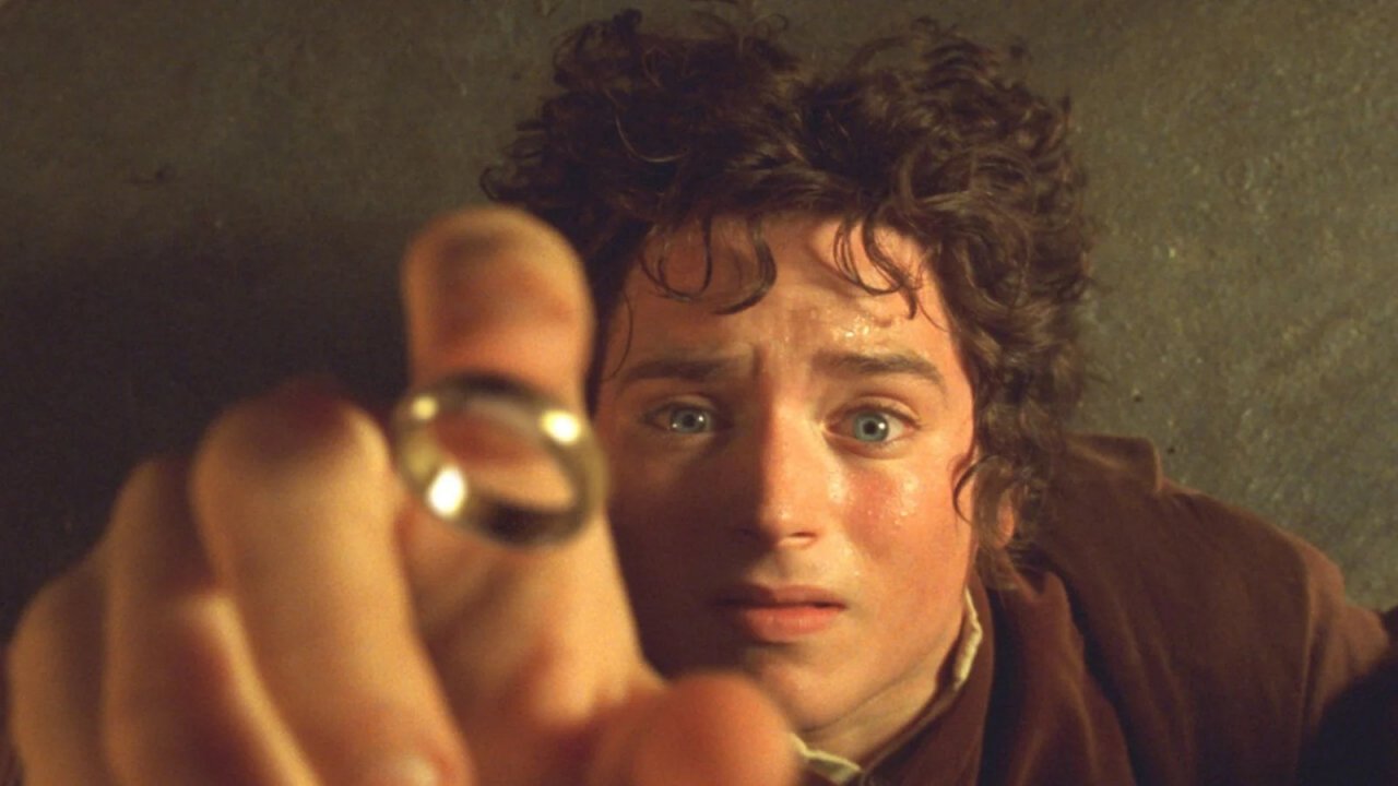 Frodo in una scena de Il signore degli anelli - La compagnia dell'anello