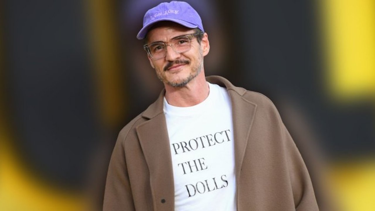 Pedro Pascal con la T-Shirt 'Protect the Dolls' alla premiere di Thunderbolts