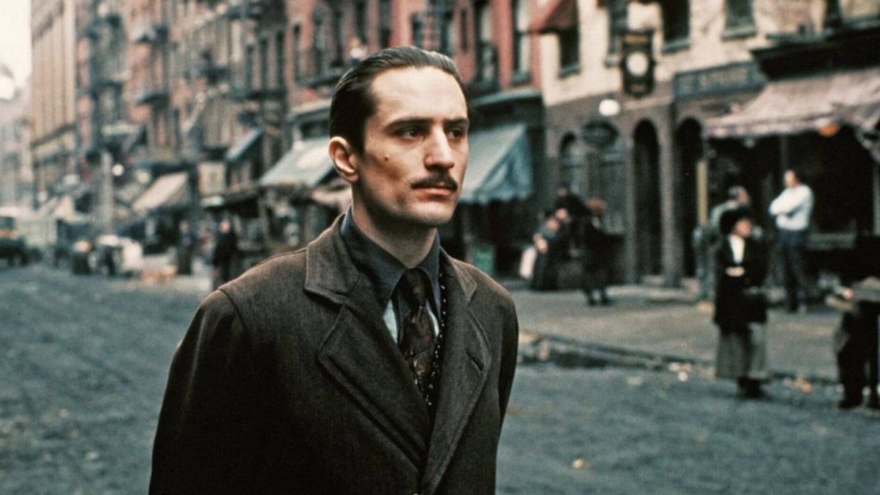 Robert De Niro in una scena de Il Padrino - Parte II