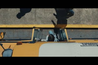 Weapons - Trailer dell'horror con Josh Brolin e Julia Garner