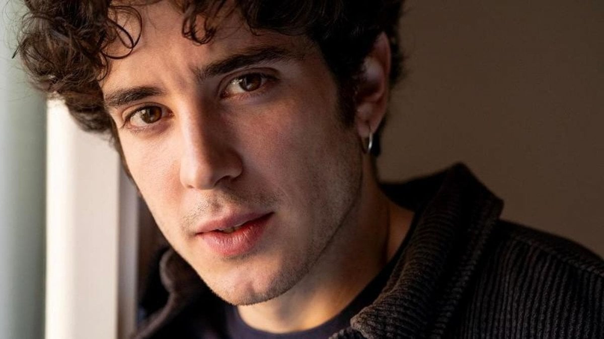 Nicolas Maupas: da Mare Fuori a L’amore, in teoria. Ecco perché non possiamo smettere di amarlo Nicolas Maupas: da Mare Fuori a L’amore, in teoria. Ecco perché non possiamo smettere di amarlo