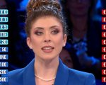 Affari Tuoi, Francesca dall'Abruzzo sorprende tutti cedendo all'offerta del Dottore
