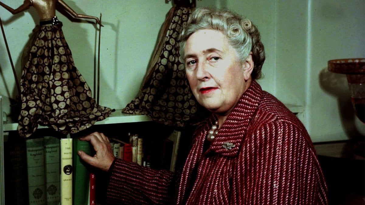 Agatha Christie “rivive” grazie all’intelligenza artificiale: la BBC lancia un corso di scrittura inedito Agatha Christie “rivive” grazie all’intelligenza artificiale: la BBC lancia un corso di scrittura inedito